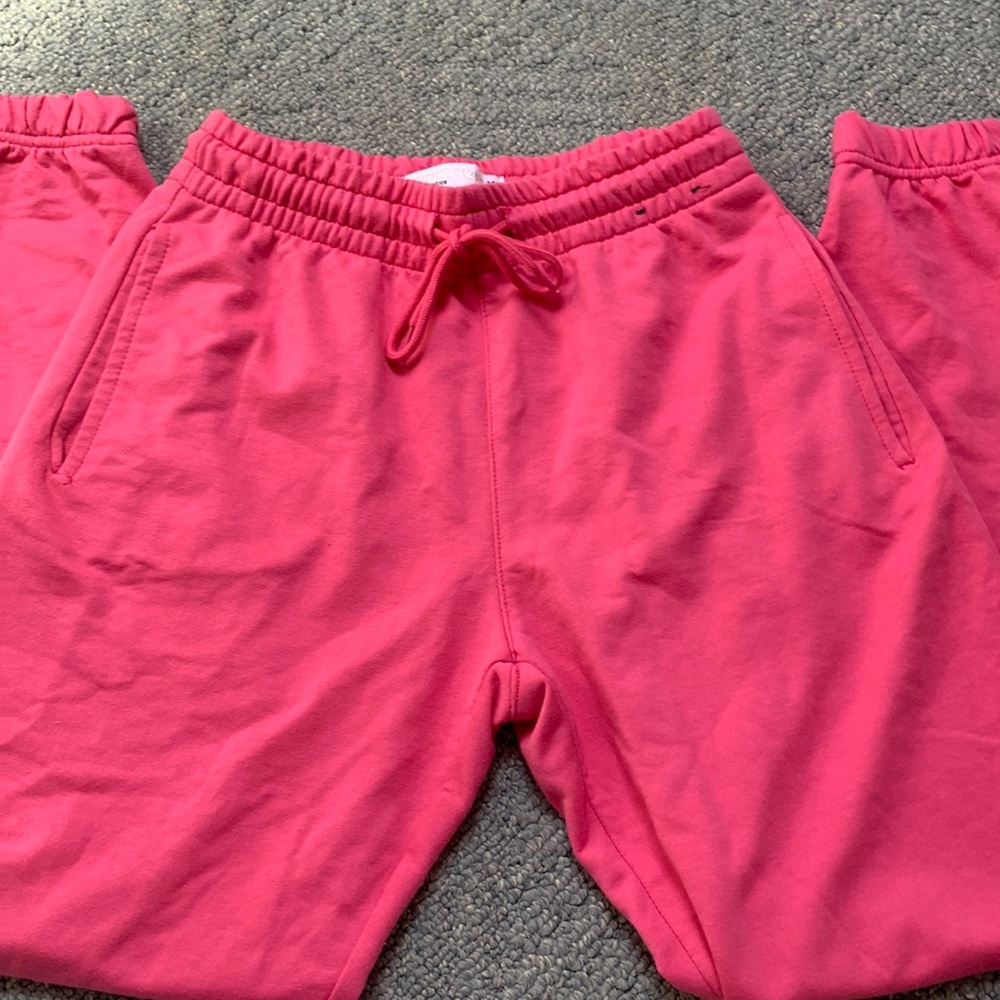 hot pink sweatpants / joggers